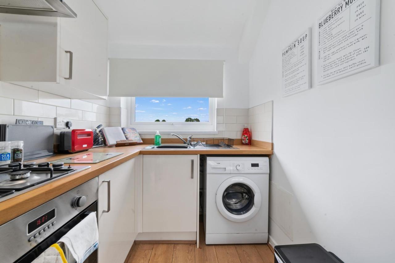 Village Cwtch Whitchurch 2 Bedroom Apartment カーディフ エクステリア 写真