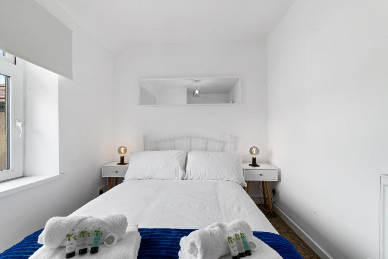 Village Cwtch Whitchurch 2 Bedroom Apartment カーディフ エクステリア 写真