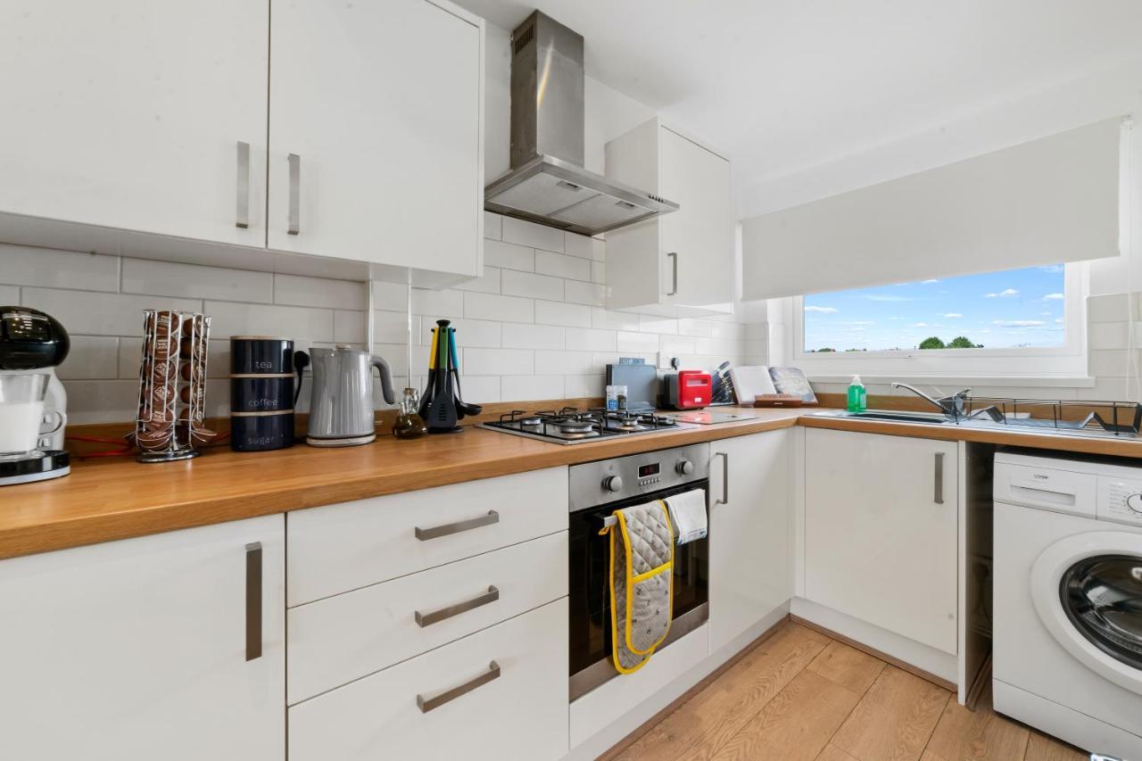 Village Cwtch Whitchurch 2 Bedroom Apartment カーディフ エクステリア 写真