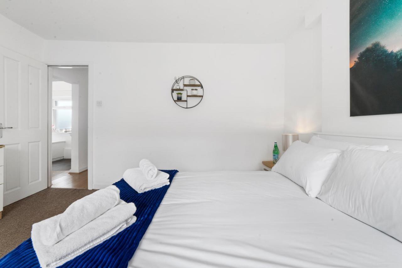 Village Cwtch Whitchurch 2 Bedroom Apartment カーディフ エクステリア 写真