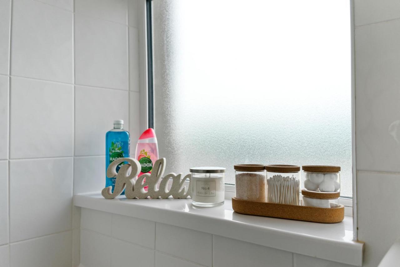 Village Cwtch Whitchurch 2 Bedroom Apartment カーディフ エクステリア 写真
