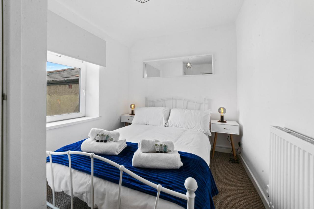 Village Cwtch Whitchurch 2 Bedroom Apartment カーディフ エクステリア 写真